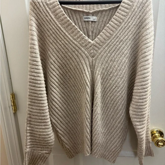 Sonoma Women's Beige Oversized V-Neck Sweater - Picture 3 of 3